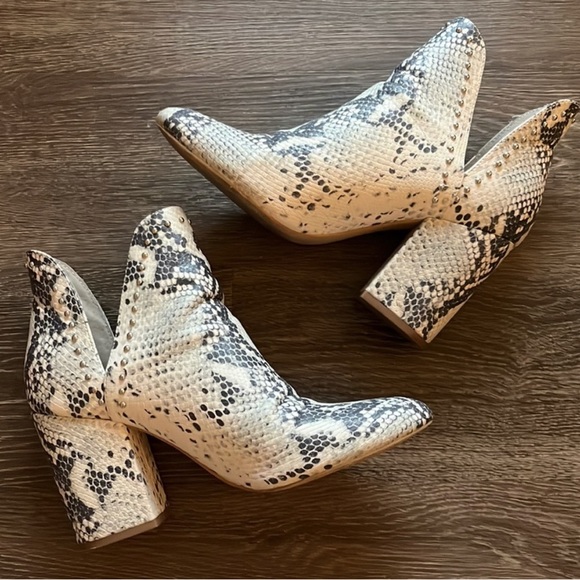 Steve Madden Booties - Picture 5 of 7